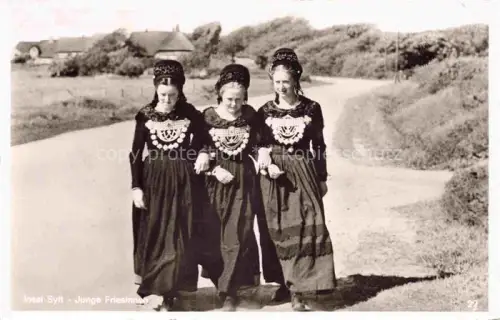 AK / Ansichtskarte SYLT Insel Schleswig-Holstein Junge Friesinnen  