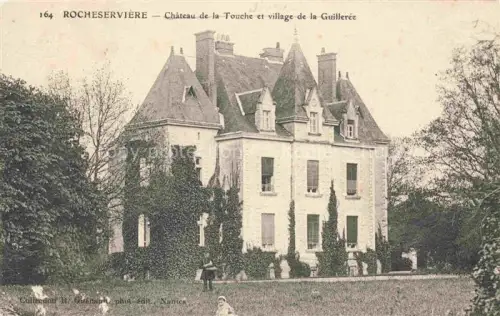 AK / Ansichtskarte Rocheserviere La Roche-sur-Yon 85 Vendee Chateau de la Touche et village de la Guilleree