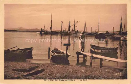 AK / Ansichtskarte Ile-de-Porquerolles Hyeres Toulon 83 Var Hafenpartie