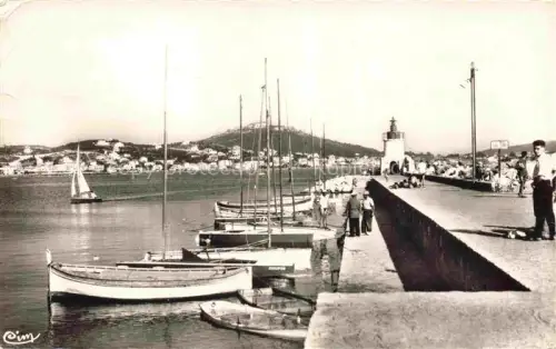 AK / Ansichtskarte SANARY-SUR-MER TOULON 83 Var Le Port