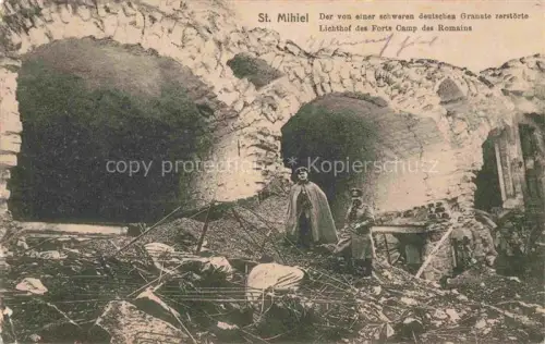 AK / Ansichtskarte St Mihiel Maas Commercy 55 Meuse Zerstoerter Lichthof des Forts Camp des Remains