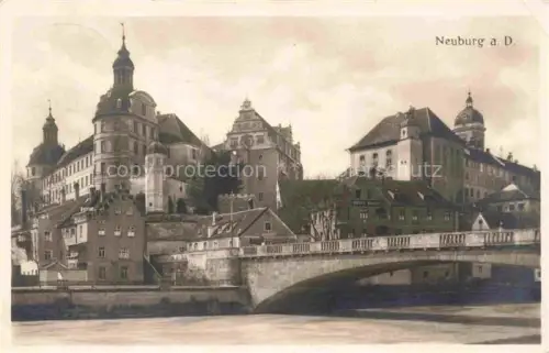 AK / Ansichtskarte Neuburg  Donau Bayern Donaupartie Schloss Kirche