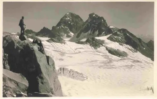 AK / Ansichtskarte Piz Buin 3256m Pitschen Silvretta GR Fuorcla Confin Bergsteiger auf dem Gipfel