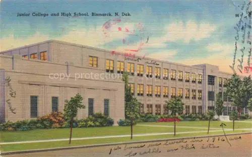 AK / Ansichtskarte Bismarck North Dakota USA Junior College and High School