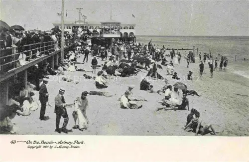 AK / Ansichtskarte Asbury Park New Jersey USA On the beach