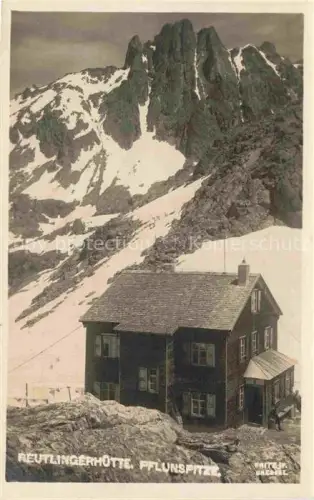AK / Ansichtskarte Kloesterle Vorarlberg AT Reutlingerhuette Pflunspitze Berghaus Alpen