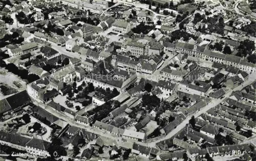 AK / Ansichtskarte Zistersdorf Weinviertel Niederoesterreich AT Fliegeraufnahme