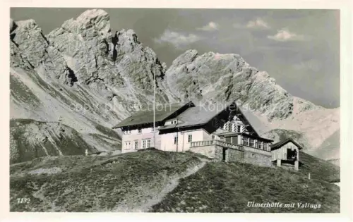 AK / Ansichtskarte Ulmerhuette Ulmer-Huette 2280m Vorarlberg AT Berghuette mit Valluga