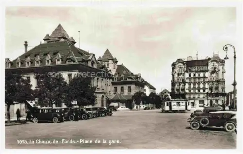 AK / Ansichtskarte LA CHAUX -DE-FONDS NE Place de la gare