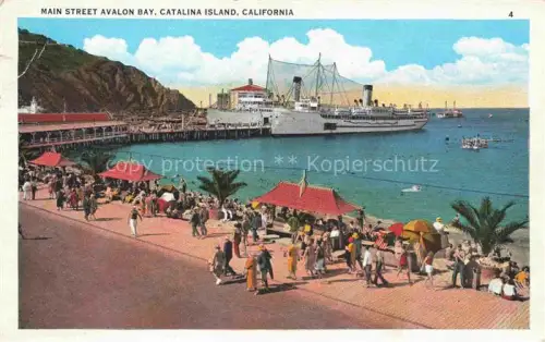 AK / Ansichtskarte Catalina Island California USA Main Street Avalon Bay