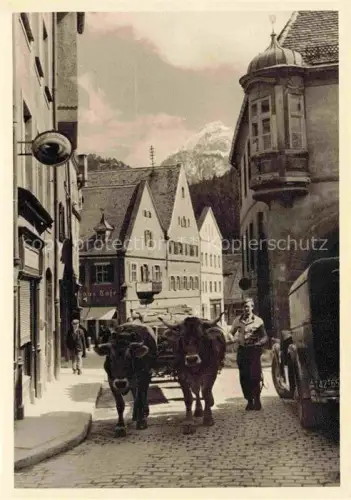 AK / Ansichtskarte Fuessen am Lech Allgaeu Bayern Motiv im Ortszentrum Ochsenkarren