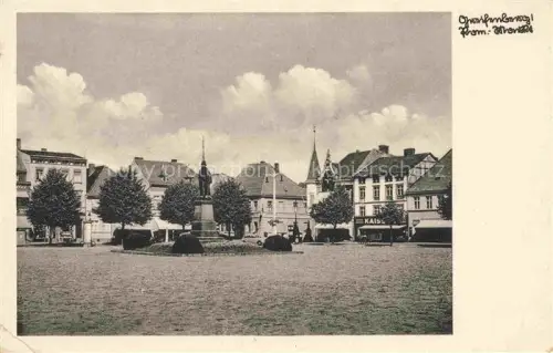 AK / Ansichtskarte Greifenberg Pommern Gryfow Slaski PL Stadtplatz Monument