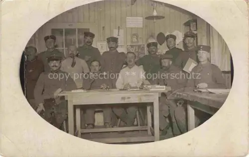 AK / Ansichtskarte Oberhofen  Oberhoffen-sur-Moder Alsace 67 Bas-Rhin Soldatengruppe in ihre Stube