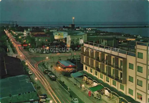 AK / Ansichtskarte MARINA DI RAVENNA Emilia-Romagna IT Ortsansicht bei Nacht