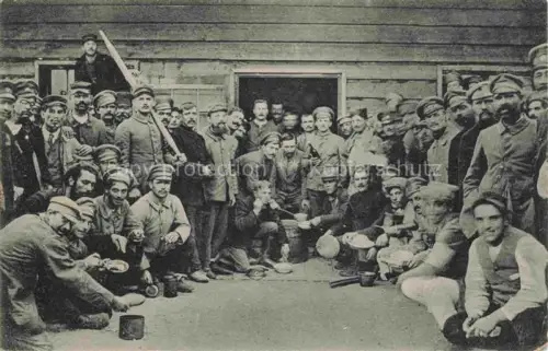 AK / Ansichtskarte Puchheim  Lager Fuerstenfeldbruck Oberbayern Soldaten im Kriegsgefangenenlager Suppenausgabe