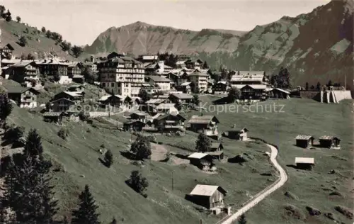 AK / Ansichtskarte Muerren BE Ortsansicht mit Blick gegen Maennlichen Berner Alpen