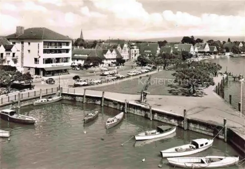 AK / Ansichtskarte Langenargen Bodensee Uferstrasse am See Hafen