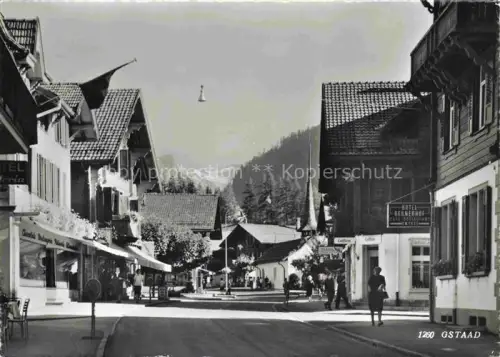 AK / Ansichtskarte Gstaad Saanen BE Motiv im Zentrum