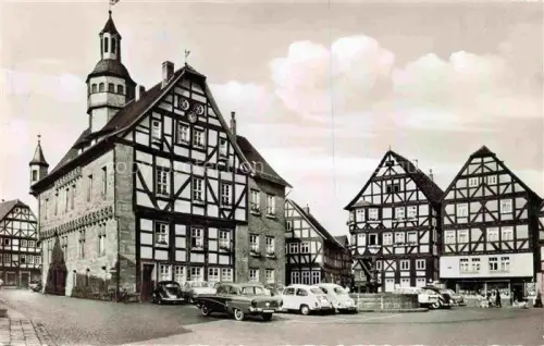 AK / Ansichtskarte Treysa Marktplatz Altstadt Fachwerkhaeuser