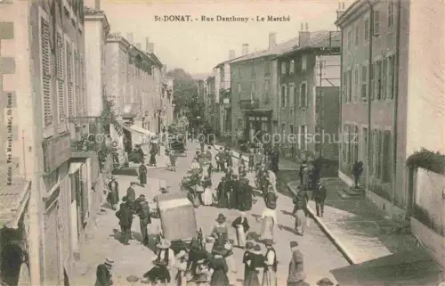 AK / Ansichtskarte St-Donat IssOIRE 63 Puy-de-Dome Rue Danthony Le Marche