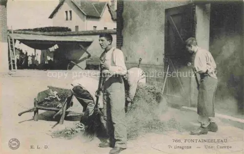 AK / Ansichtskarte FONTAINEBLEAU 77 Seine et Marne Dragons Une Corvee