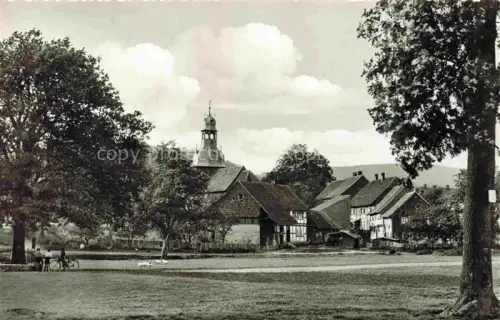 AK / Ansichtskarte Gittelde Osterode Harz Niedersachsen Sportplatz mit Friedenseiche