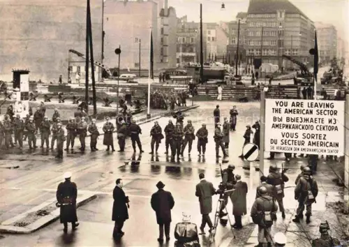 AK / Ansichtskarte BERLIN  CITY Friedrichstrasse mit neuen Sperren