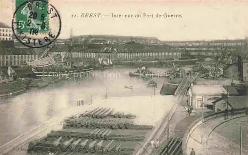 AK / Ansichtskarte BREST 29 Finistere Intérieur du Port de Guerre
