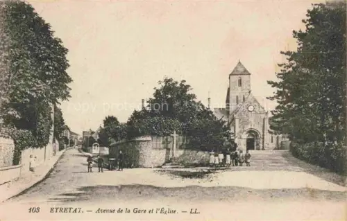 AK / Ansichtskarte ETRETAT LE HAVRE 76 Seine-Maritime Avenue de la Gare et l'église