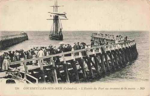 AK / Ansichtskarte Courseulles-sur-Mer CAEN 14 Calvados Entrée du port au moment de la marée