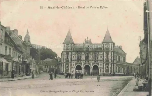 AK / Ansichtskarte Auxi-le-Chateau ARRAS 62 Pas-de-Calais Hôtel de Ville et l'église