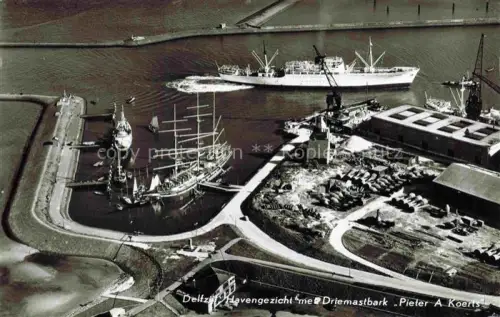 AK / Ansichtskarte Delfzijl Delfzyl Groningen NL Havengezicht met Driesmastbark Pieter A. Koerts Hafen Dreimaster