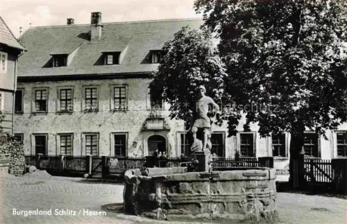 AK / Ansichtskarte Schlitz Hessen Ottoburg Marktplatz Brunnen Burgenstadt