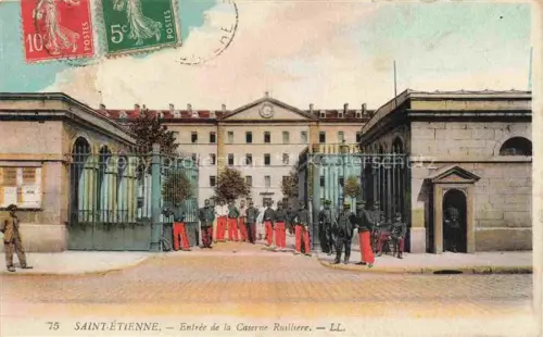 AK / Ansichtskarte ST-ETIENNE  SAINT-ETIENNE 42 Loire Kaserne, Soldaten