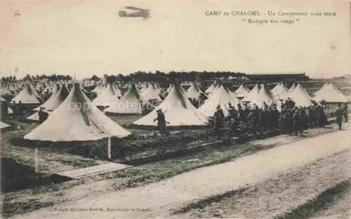 AK / Ansichtskarte Camp de Chalons Chalons-en-Champagne 51 Marne Un Campement sous tente Rompez vs rangs