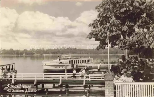 AK / Ansichtskarte Fangschleuse Gruenheide Mark Brandenburg HO Gaststaette Seeblick Bootsanleger Fahrgastschiff