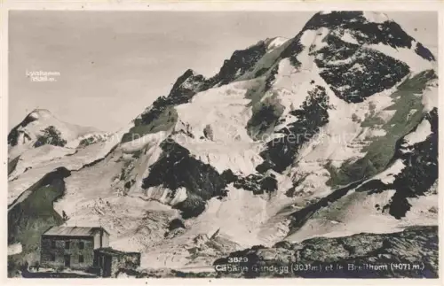 AK / Ansichtskarte Gandegghuette Cabane Gandegg 3322m Breithorn VS Berghaus Blick zum Breithorn und Lyskamm