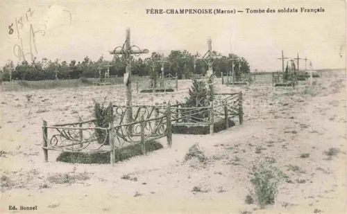 AK / Ansichtskarte Fere-Champenoise Epernay 51 Marne Tombe des soldats Francais