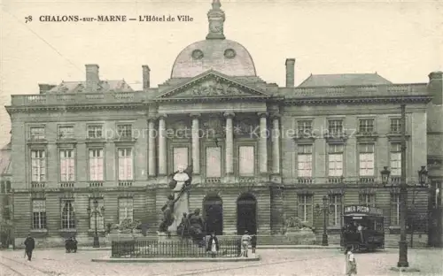 AK / Ansichtskarte Chalons-sur-Marne Chalons-en-Champagne 51 Marne Hotel de Ville