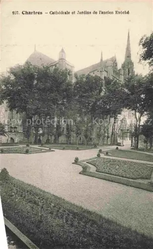 AK / Ansichtskarte CHARTRES 28 Eure-et-Loir Cathedrale et Jardins de l'ancien Eveche