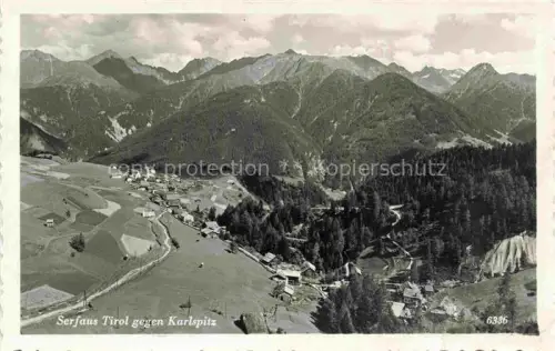 AK / Ansichtskarte Serfaus Tirol AT Karlspitz Talansicht Berglandschaft Dorf Fichten