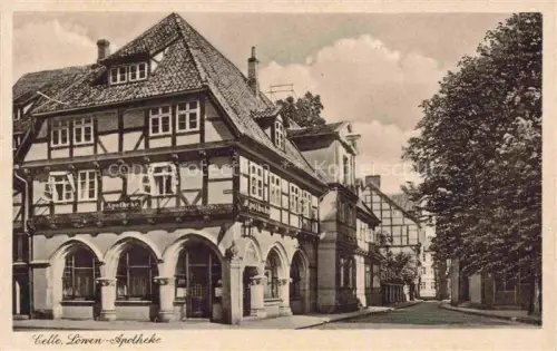 AK / Ansichtskarte CELLE  Niedersachsen Loewen-Apotheke Fachwerk Arkaden Renaissance Altstadt Baeume
