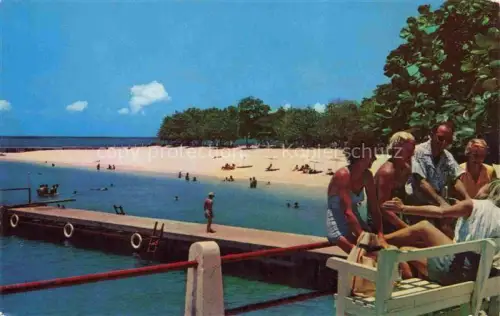 AK / Ansichtskarte Montego Bay Saint James Jamaica Doctor s-Cave-Beach Strand Badegaeste Palmenstrand Steg Karibik Touristen