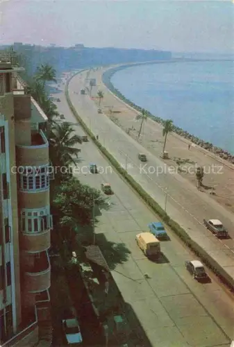AK / Ansichtskarte Bombay MUMBAI Maharashtra India Marine-Drive Uferpromenade Bucht Palmen Autos Hochhaus Strandpromenade