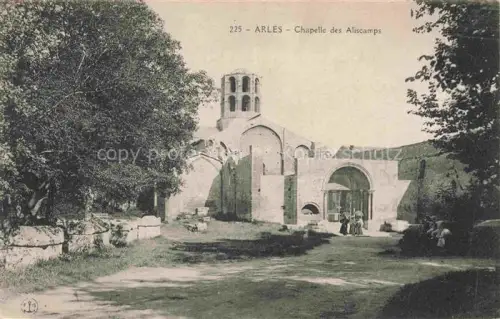 AK / Ansichtskarte ARLES 13 Bouches-du-Rhone Chapelle des Aliscamps