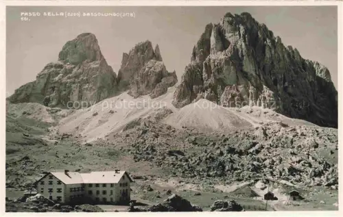 AK / Ansichtskarte Passo Sella 2240m Selva Val Gardena IT Rifugio Sassolungo Berghaus Langkofel Dolomiten