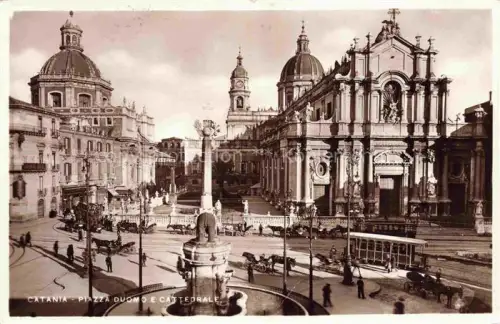AK / Ansichtskarte CATANIA Sicilia IT Piazza Duomo e Cattedrale