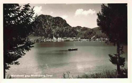 AK / Ansichtskarte Walchsee Tirol AT Uferpartie am See Blick gegen Miessberg