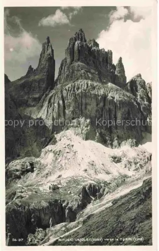 AK / Ansichtskarte Torri di Vajolet 2805m Dolomiti Dolomiten IT Rifugio Vajolet