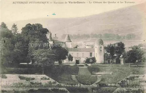 AK / Ansichtskarte Vic-le-Comte Clermont-Ferrand 63 Puy-de-Dome Le Chateau des Quarles et les Terrasses